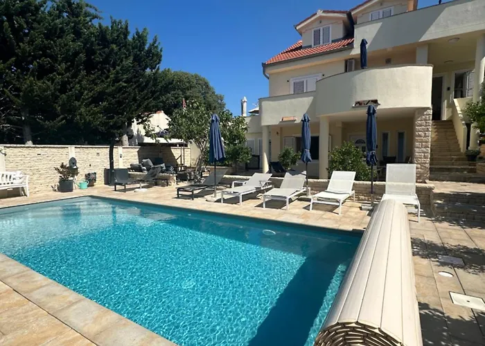 Injic Apartman Petrcane